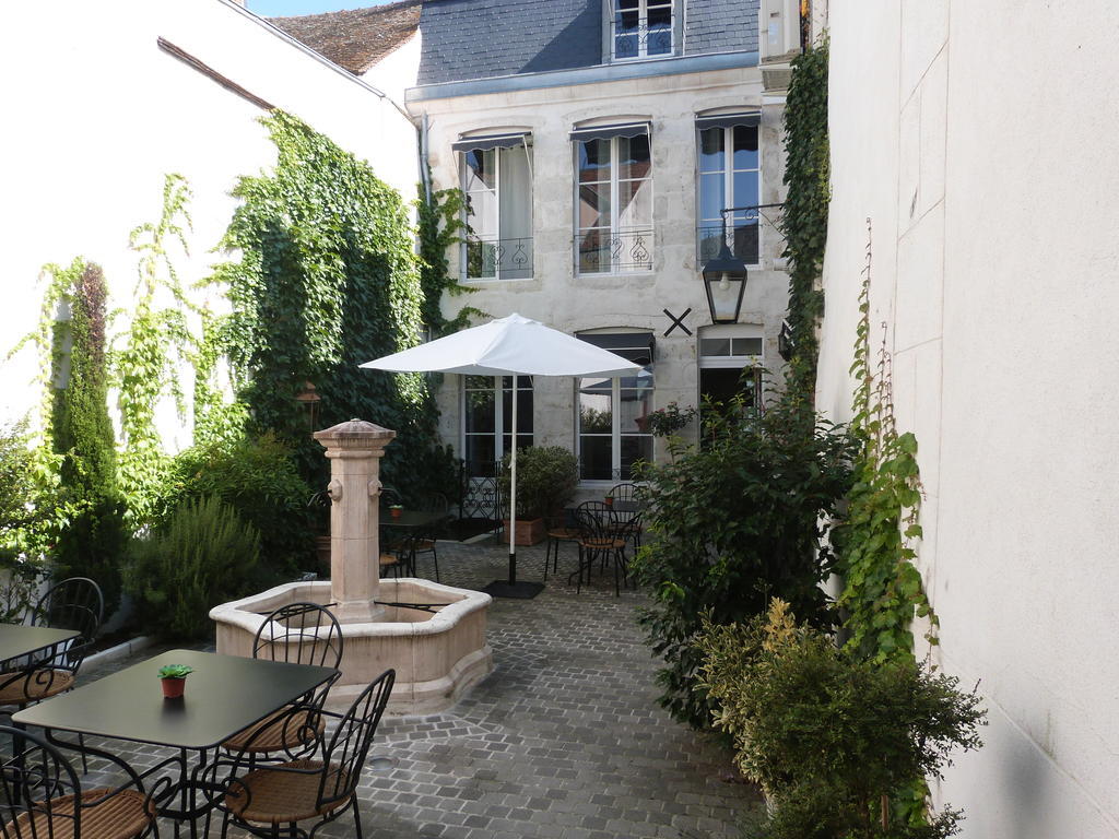 Hotel La Closeraie Sully-sur-Loire Exteriör bild